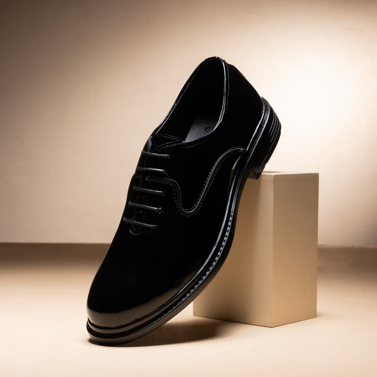 حذاء كلاسيك فخم (جلد مستورد - نعل رابر)